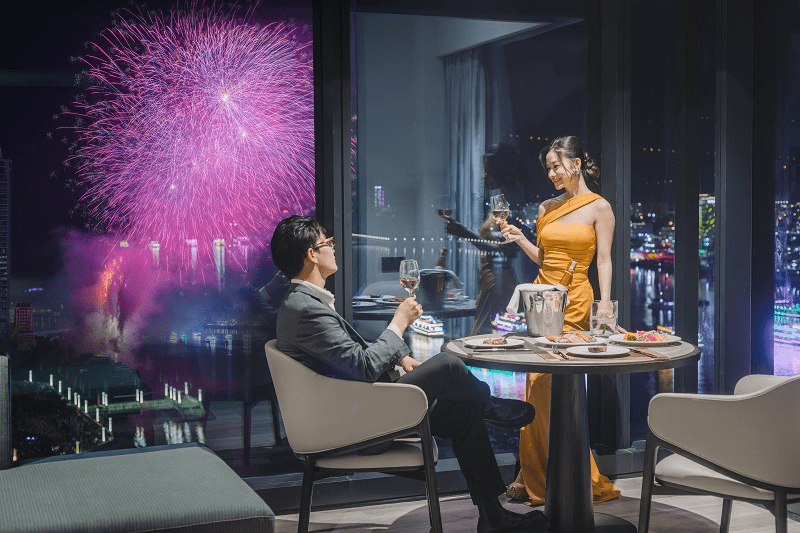 Một bữa tối giữa tầng cao, pháo hoa rực sáng bên sông Hàn - những khoảnh khắc chỉ có thể cảm nhận trọn vẹn tại M Landmark.